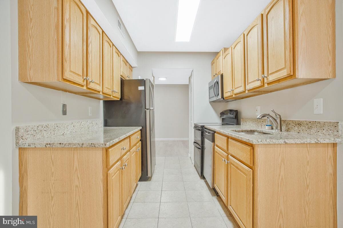 7804 Hanover Parkway #282 photo 8