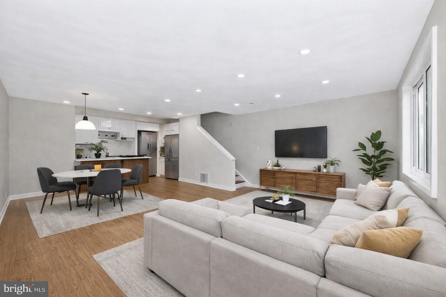 2315 Wyngate Road photo 4
