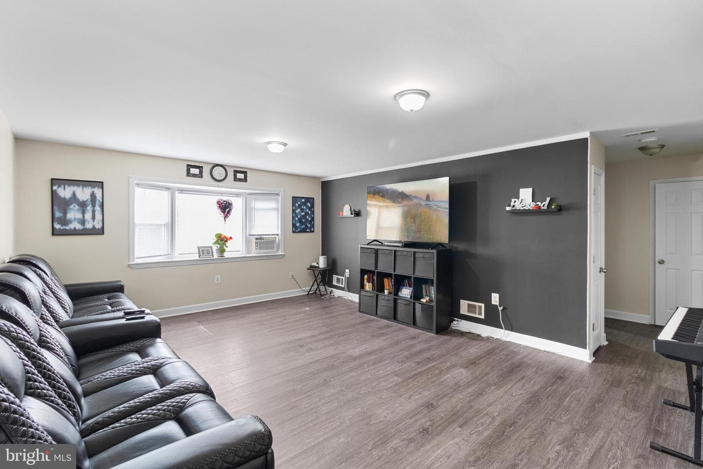 1709 Langley Way photo 19