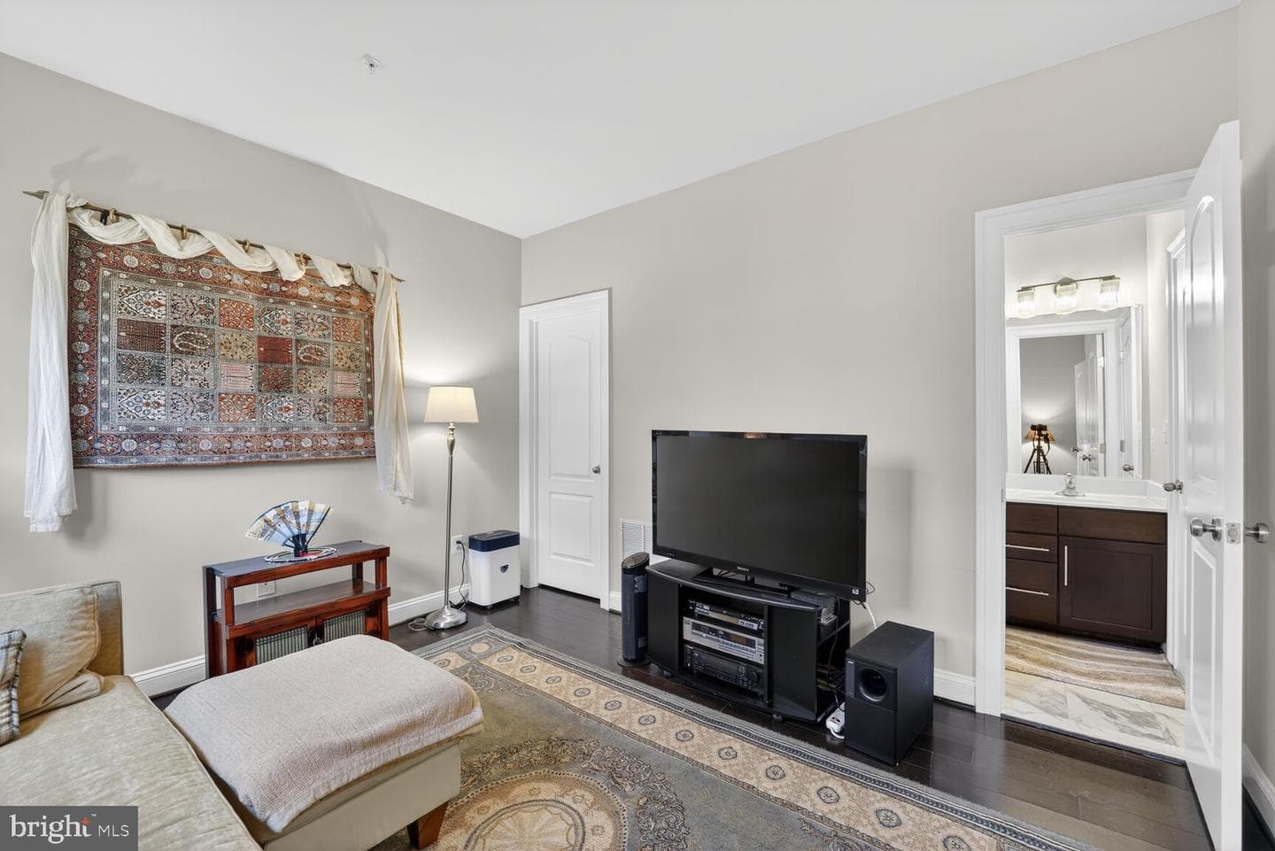 712 Sentry Square photo 32
