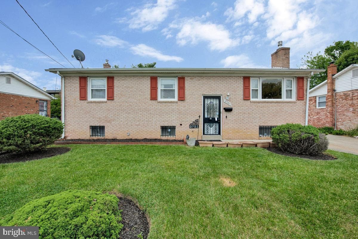 2721 Boones Lane