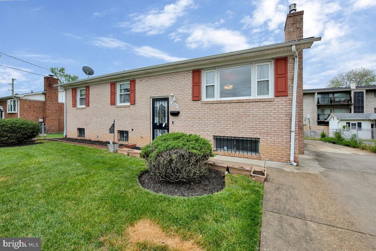 2721 Boones Lane photo 3