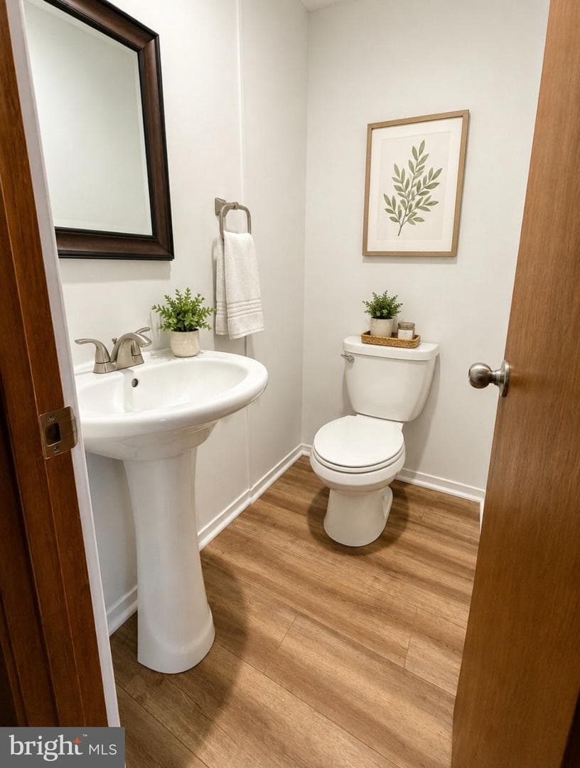 1019 Marton Street photo 4