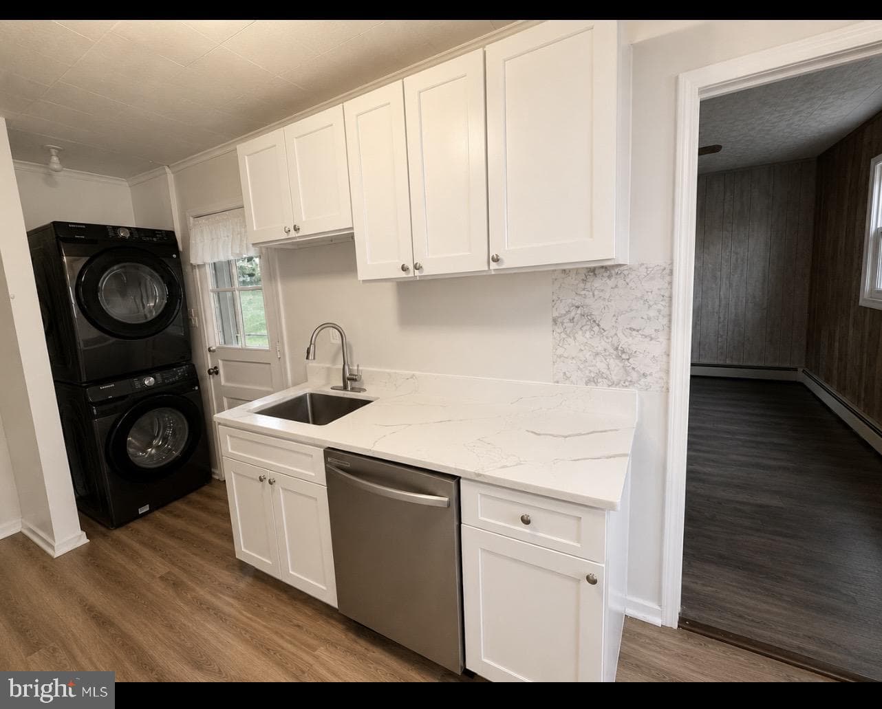 1019 Marton Street photo 8
