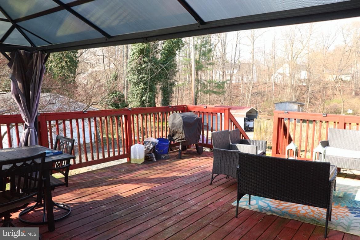3135 Pyles Drive photo 20