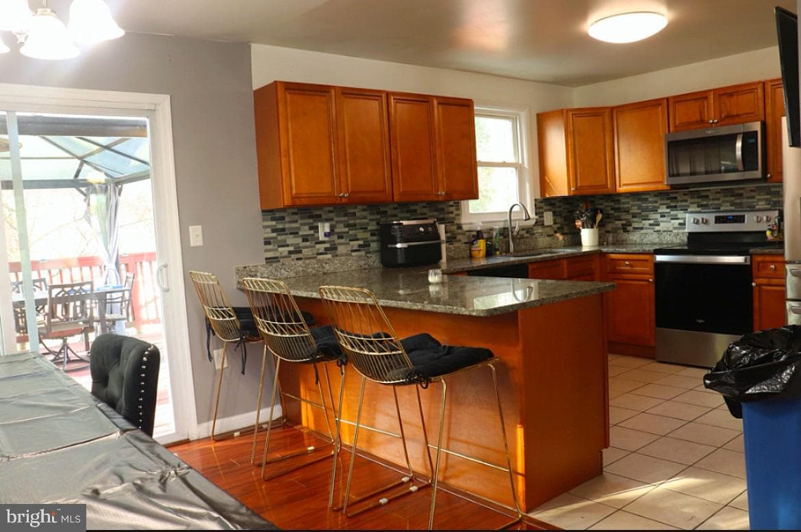 3135 Pyles Drive photo 6