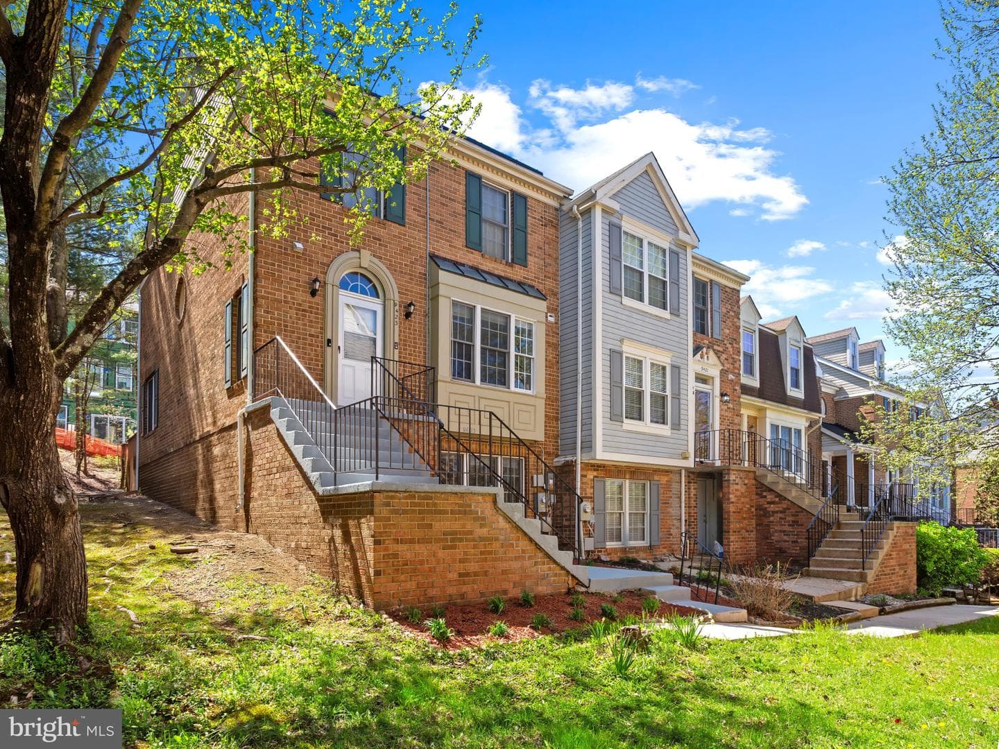 9423 Rosmarin Way photo 3
