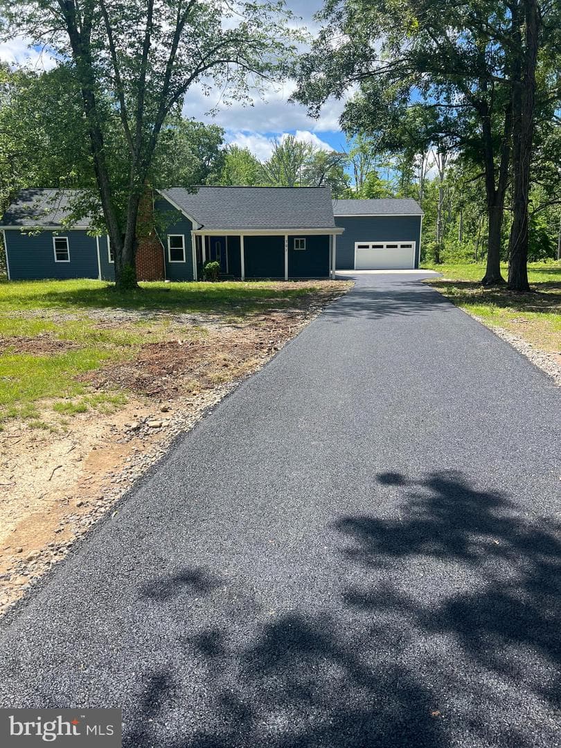 701 Farmington Road W photo 7