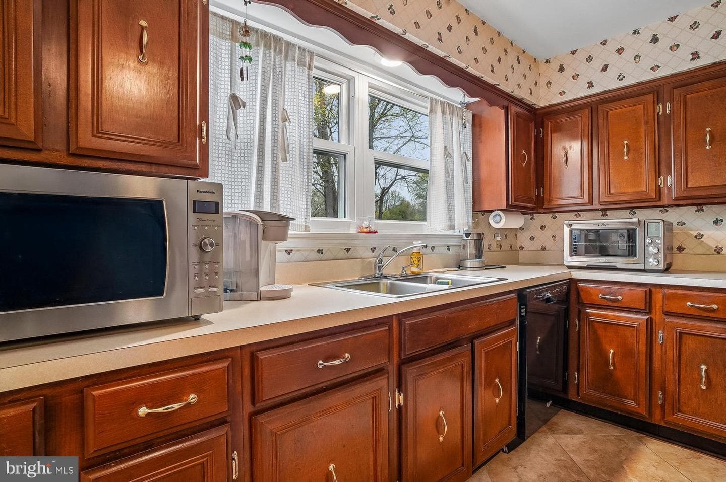 8606 Bluffwood Lane photo 4