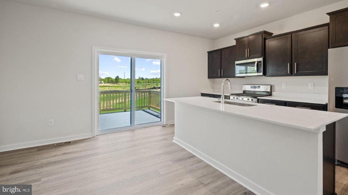 7521 Silver Thread Way photo 14
