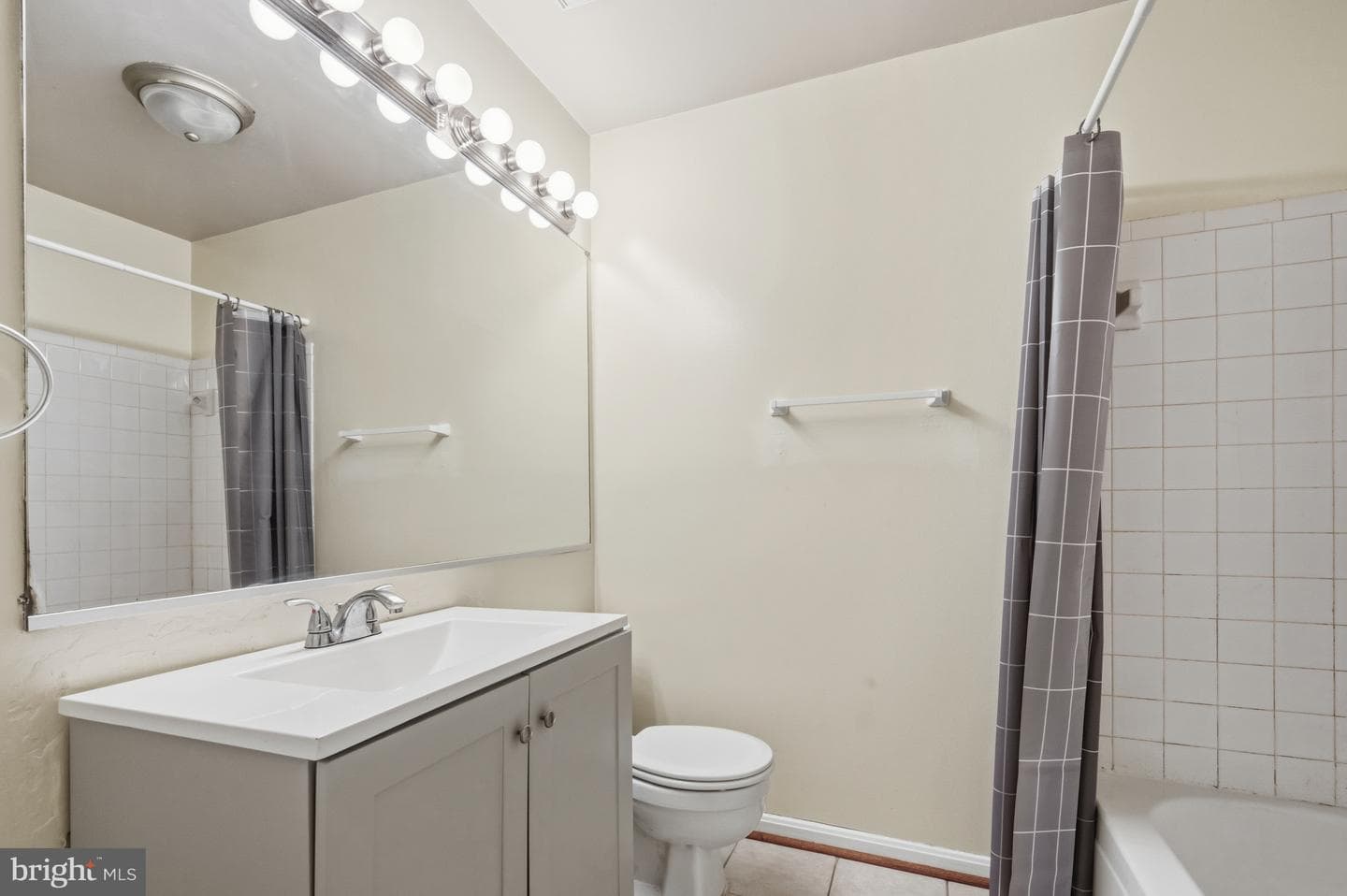 2051 Alice Avenue #104 photo 17