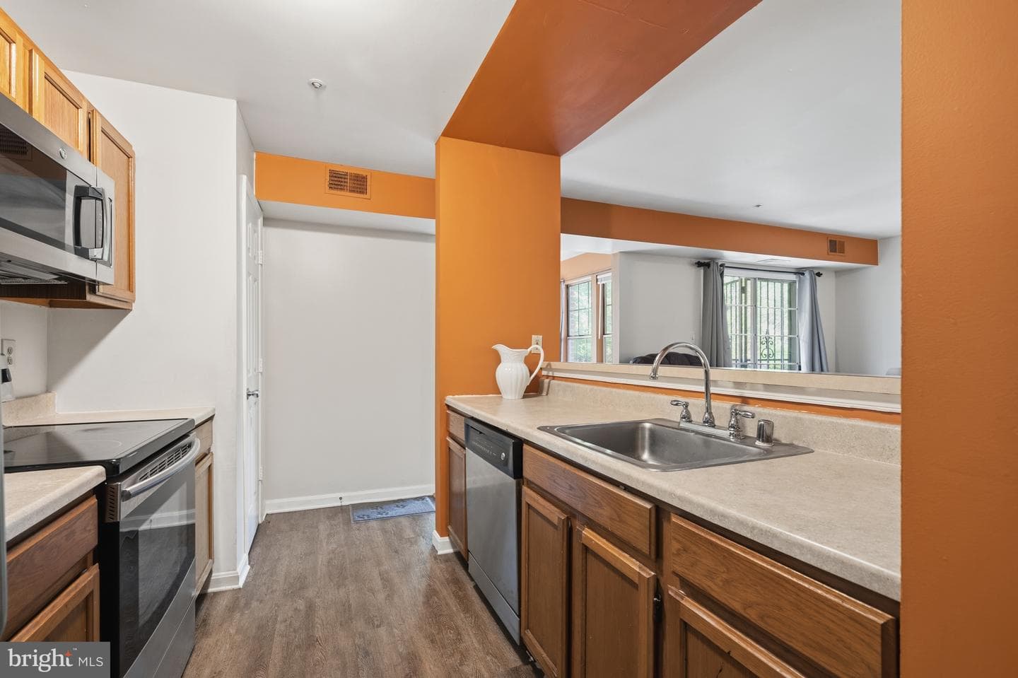 2051 Alice Avenue #104 photo 6