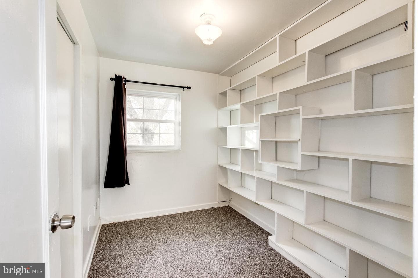 5907 Longfellow Street photo 13