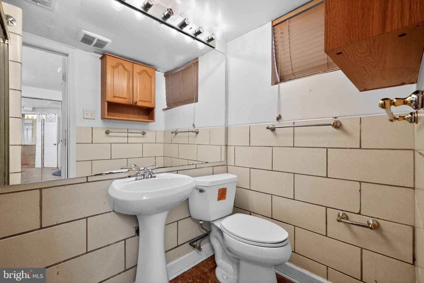 120 W Mill Avenue photo 26