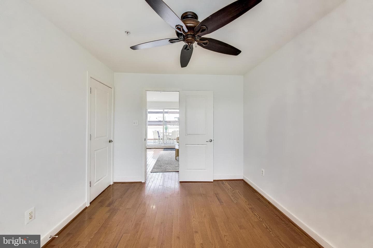 4405 Longfellow Street photo 36