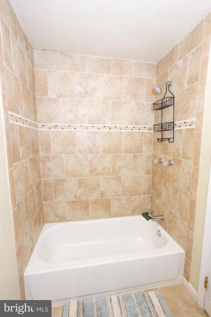 7512 Courtney Place photo 13