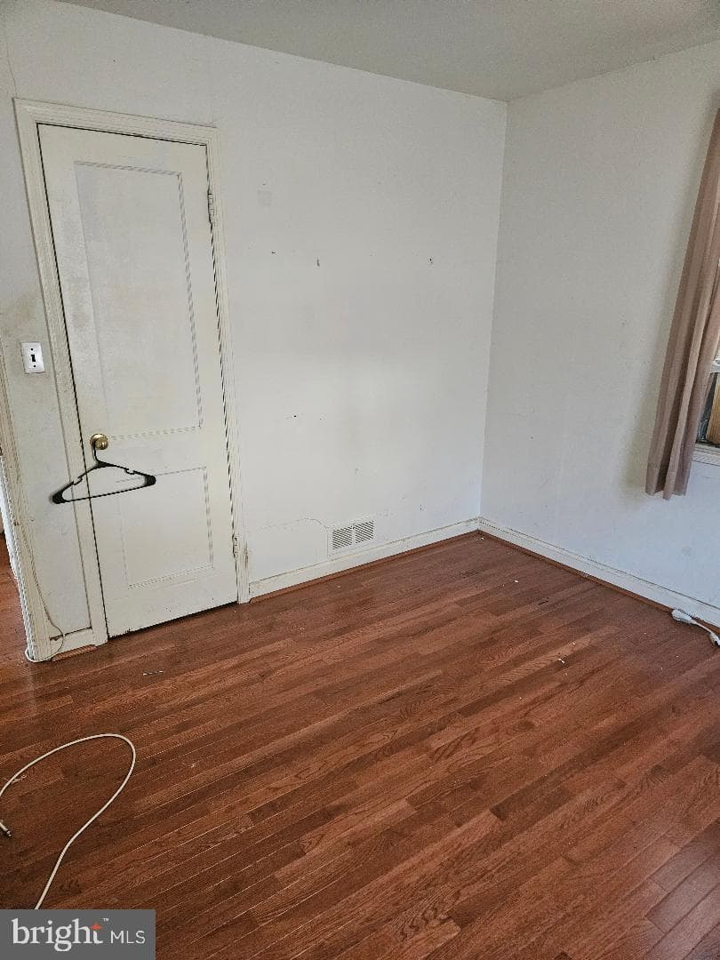 629 Larchmont Avenue photo 5