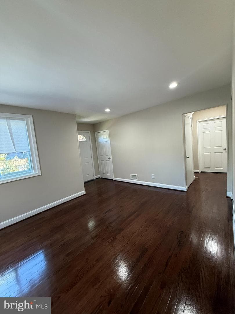 6809 Greenvale Parkway photo 13