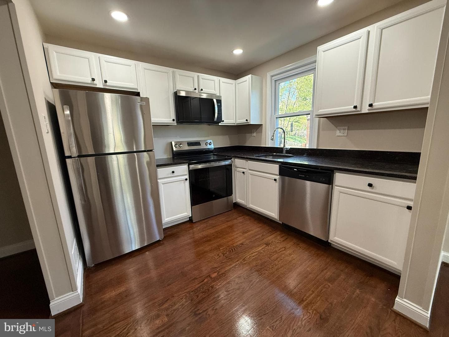 6809 Greenvale Parkway photo 7