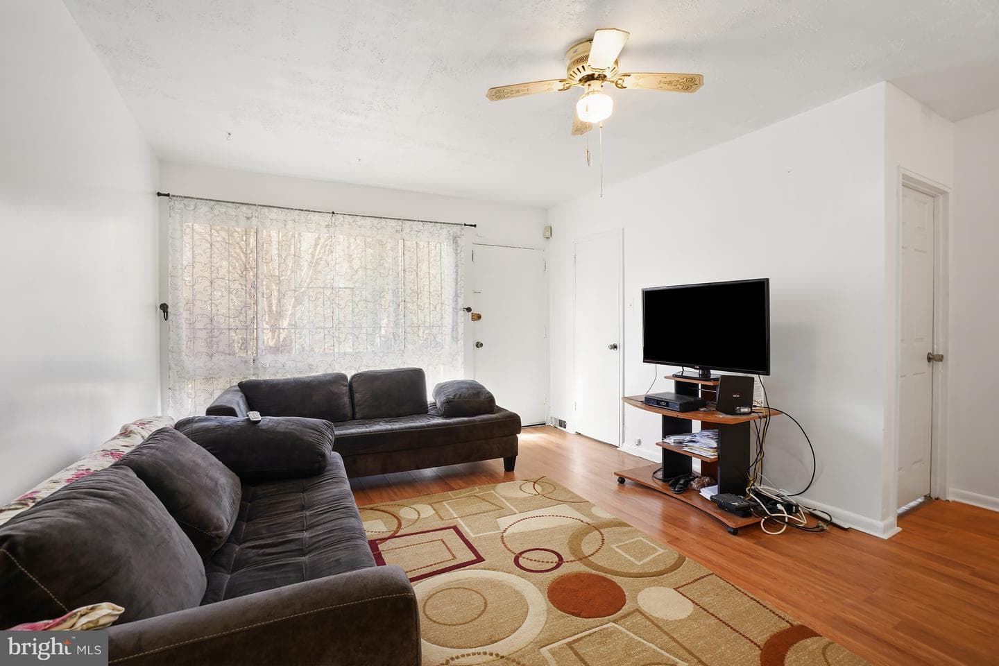 7523 Greenleaf Road photo 14