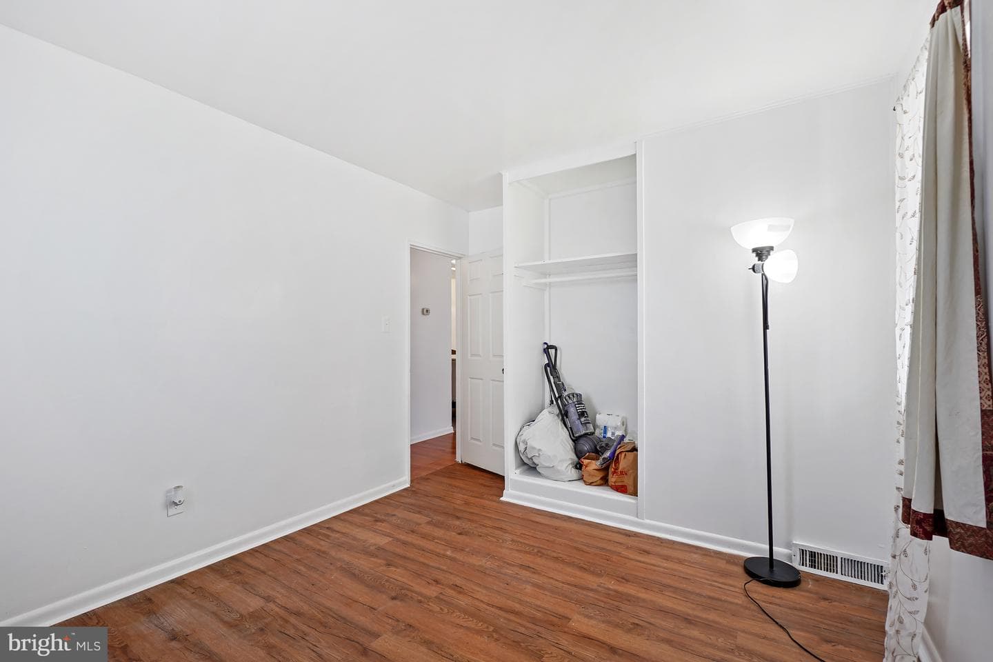 7523 Greenleaf Road photo 19