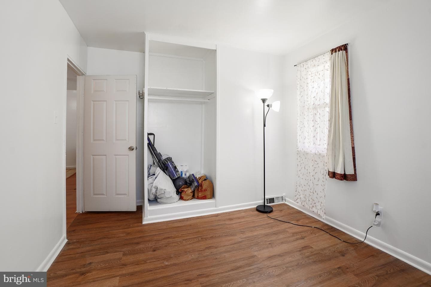 7523 Greenleaf Road photo 20
