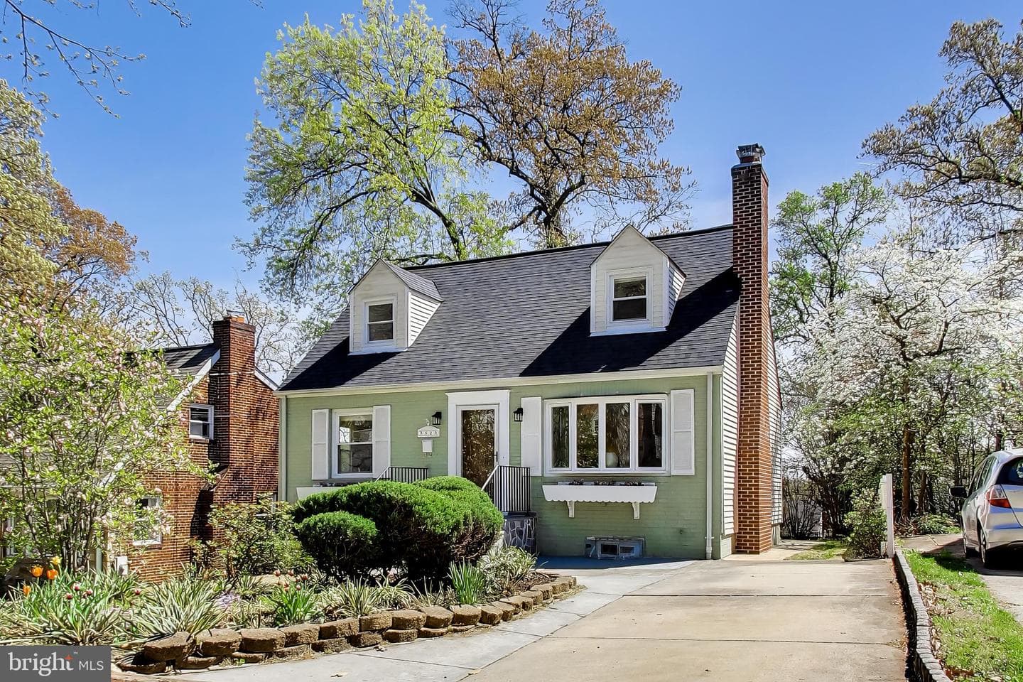 5823 Dewey Street photo 1