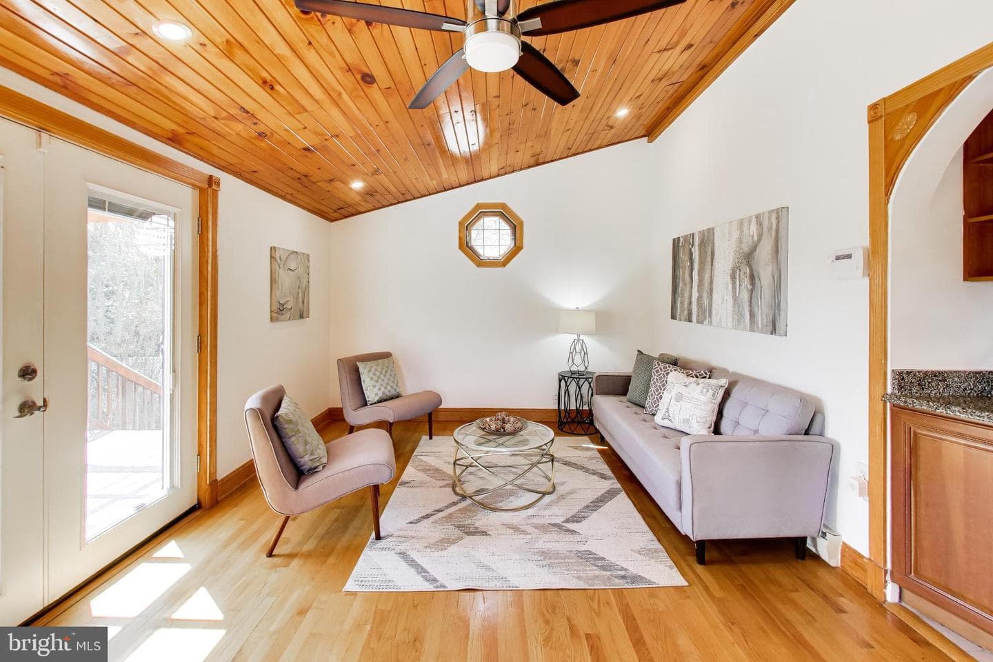 5823 Dewey Street photo 11