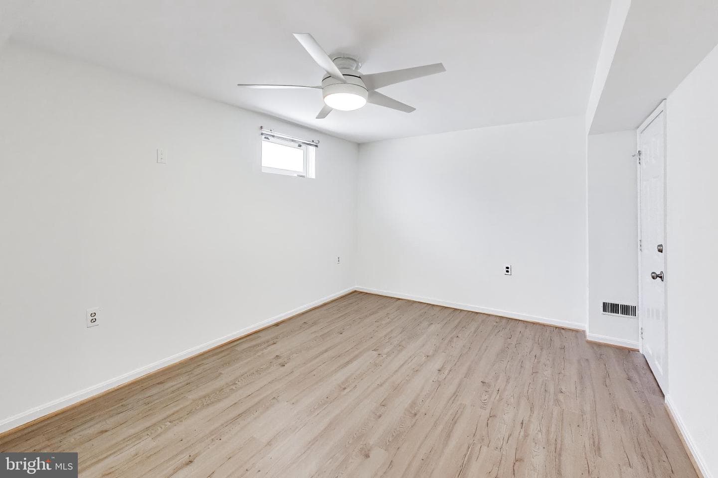 5823 Dewey Street photo 31