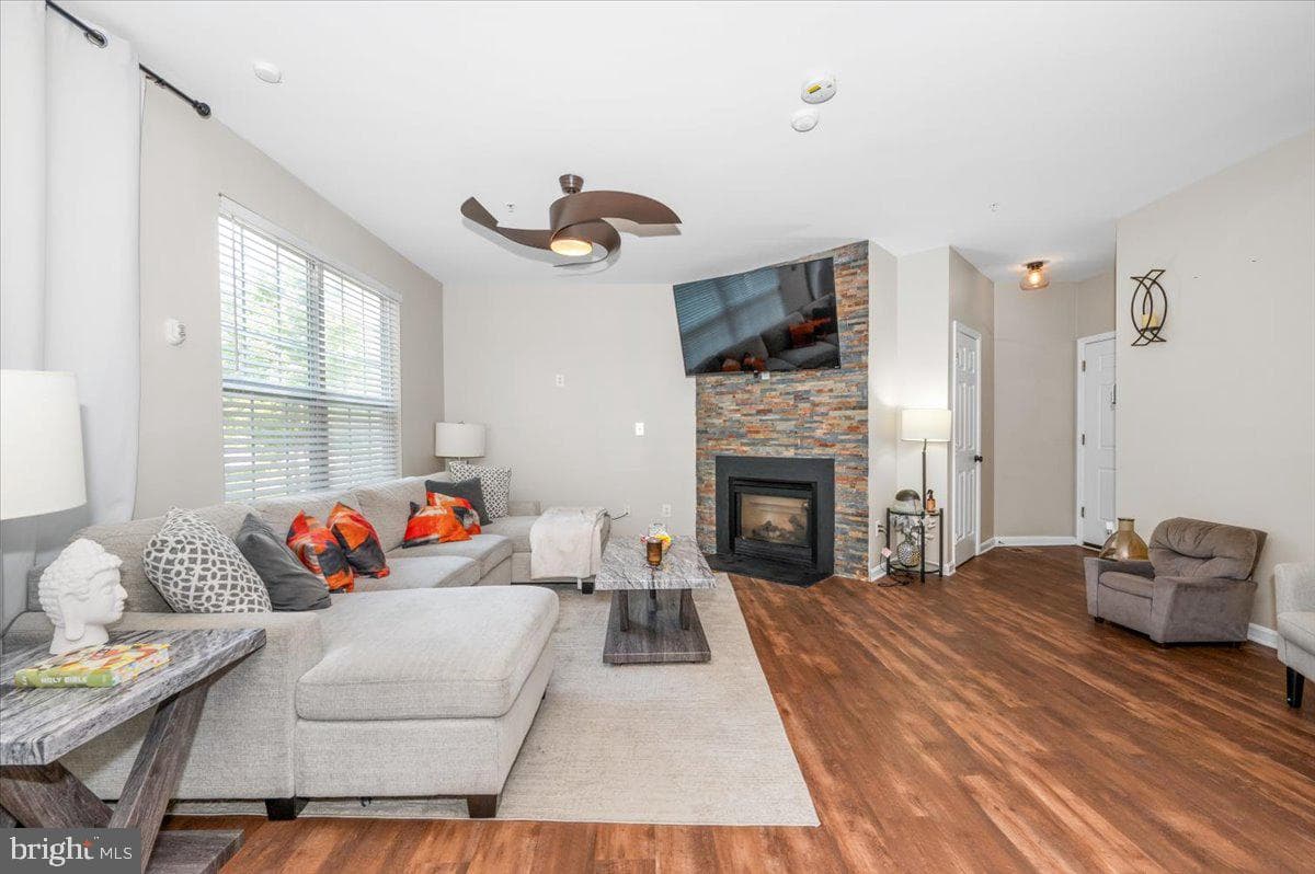 14257 Hampshire Hall Court #g-707 photo 4
