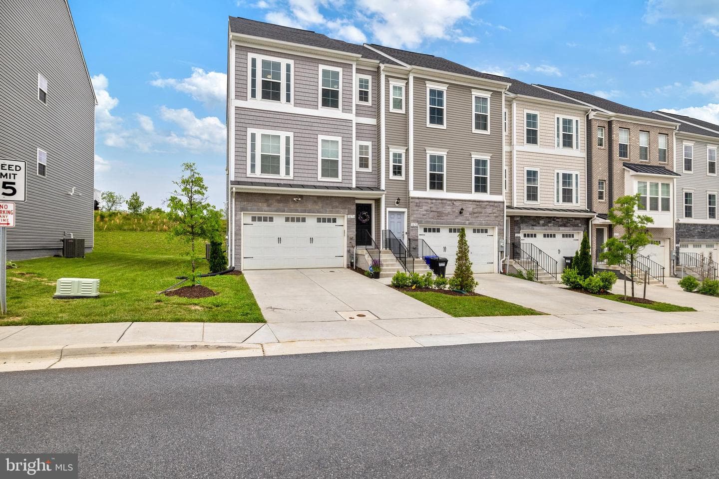 1076 Overlook Way, Laurel