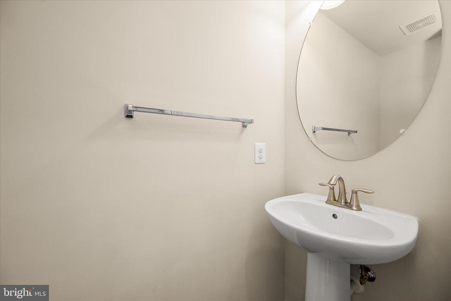 7204 Barrberry Lane photo 13