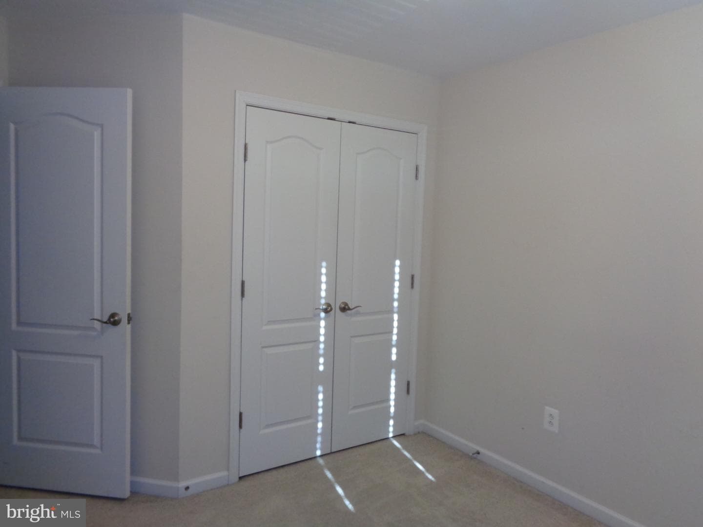 528 Victorianna Drive photo 14