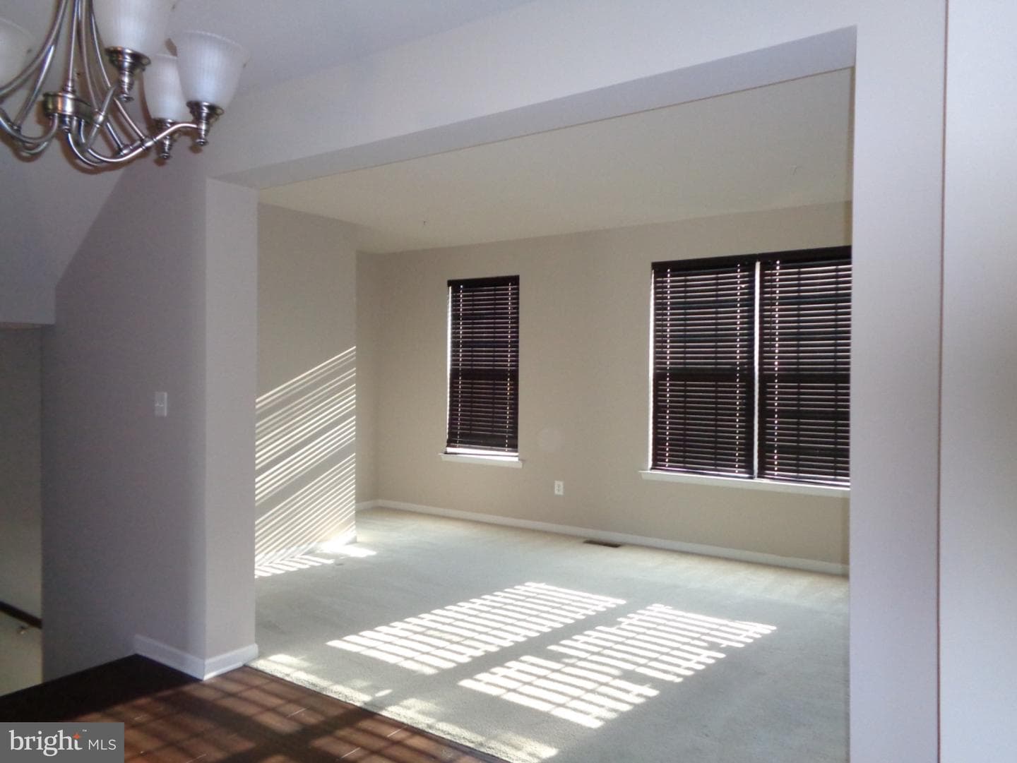 528 Victorianna Drive photo 6