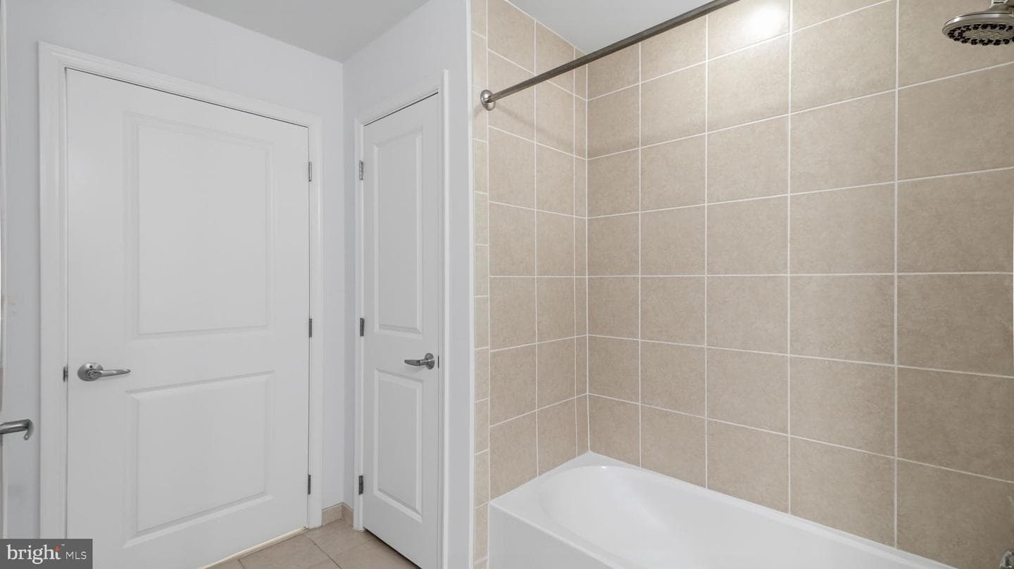 155 Potomac Psge Passage #216 photo 12