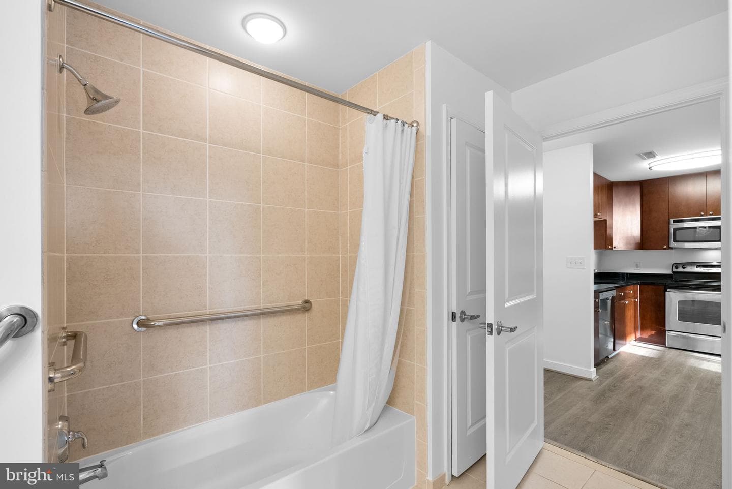 155 Potomac Passage #713 photo 16