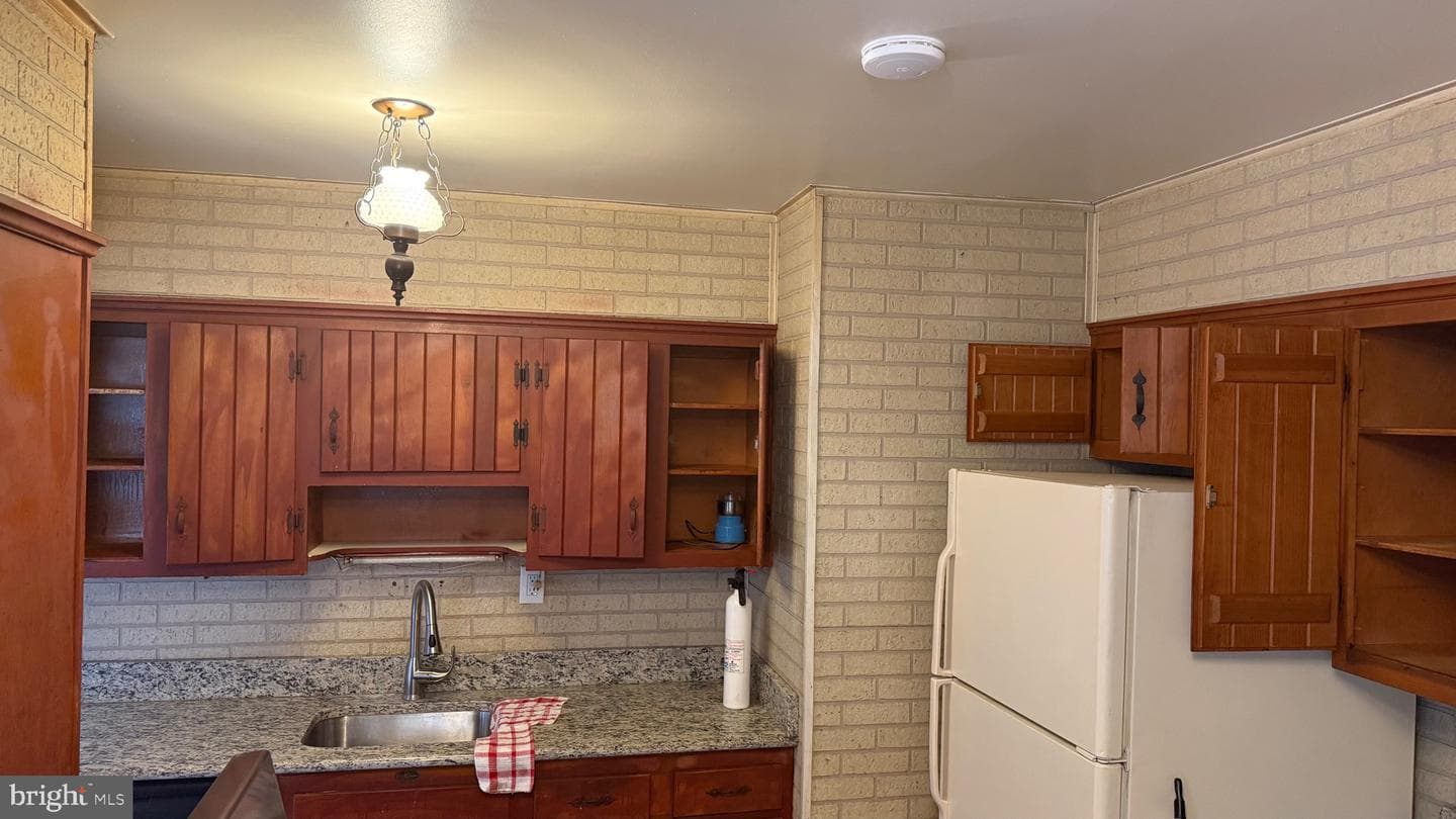 8117 Gavin Street photo 23