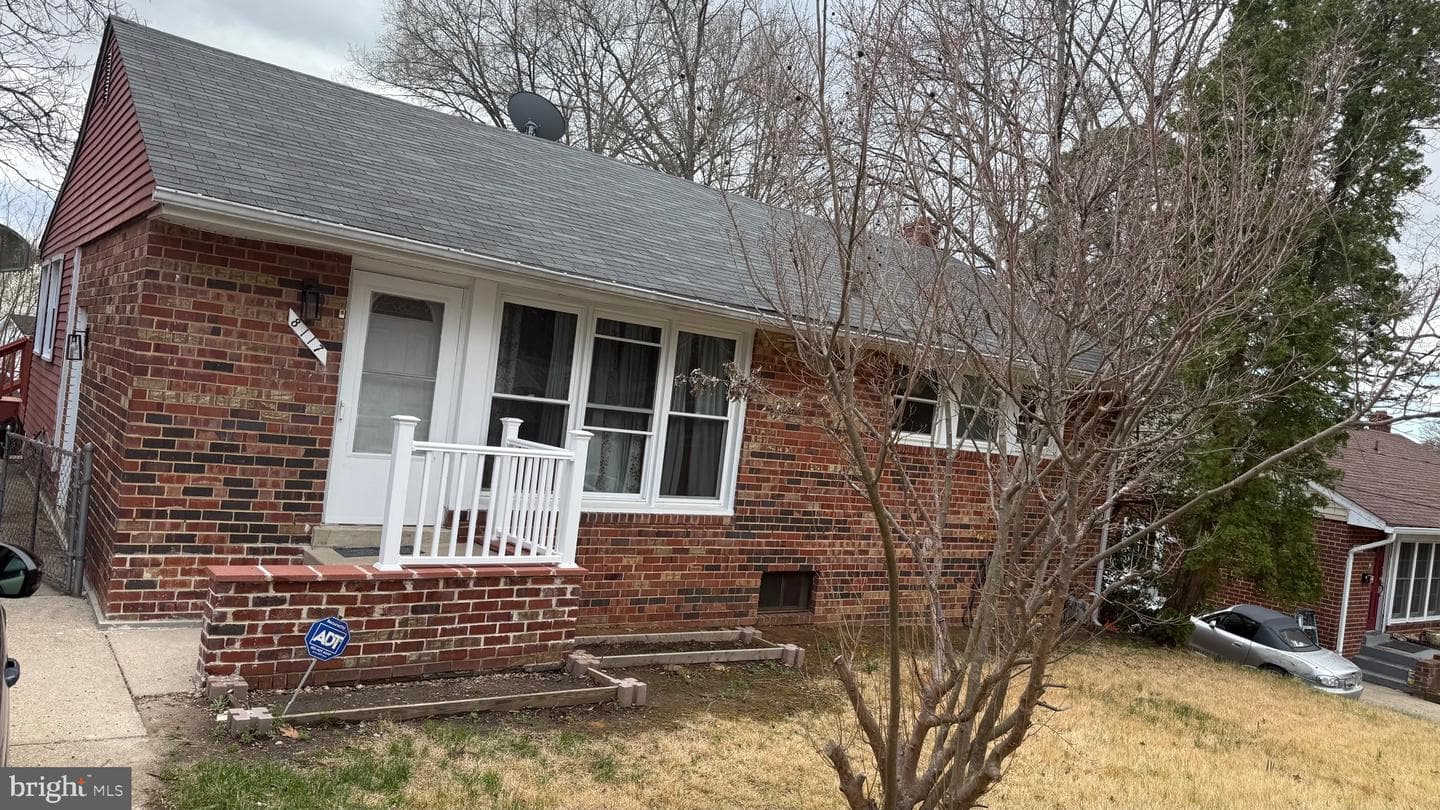 8117 Gavin Street photo 4