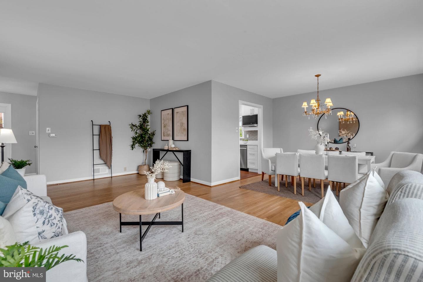 10115 Chickadee Lane photo 8