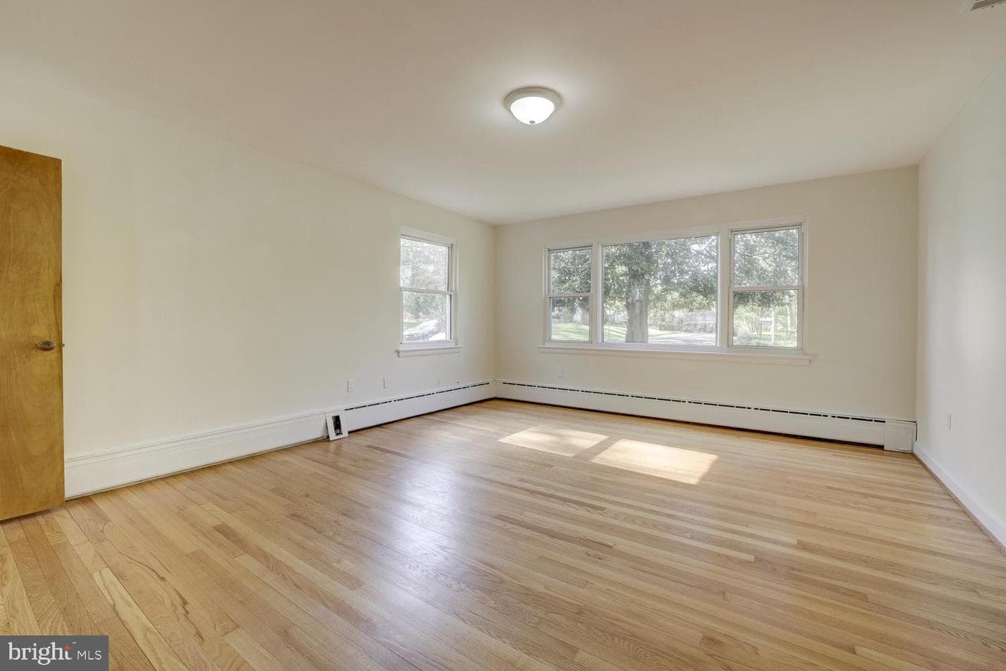 3911 Commander Drive photo 13