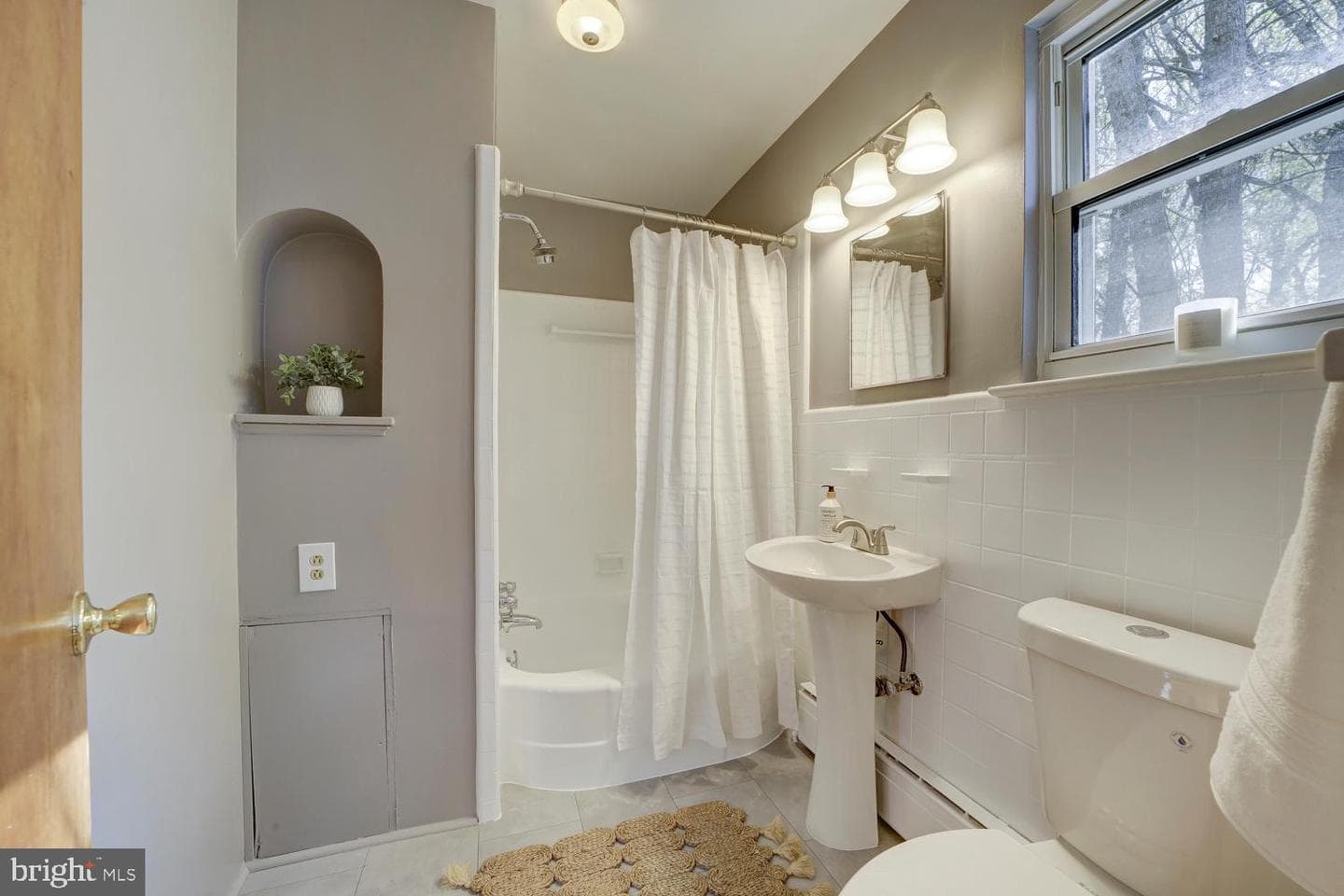 3911 Commander Drive photo 14