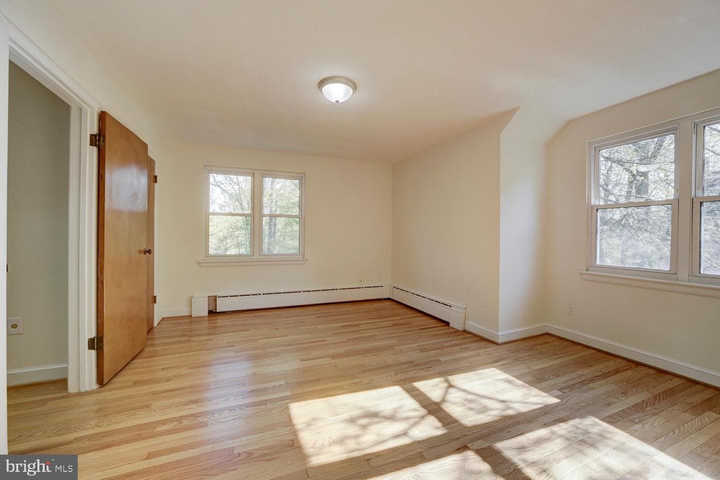 3911 Commander Drive photo 16
