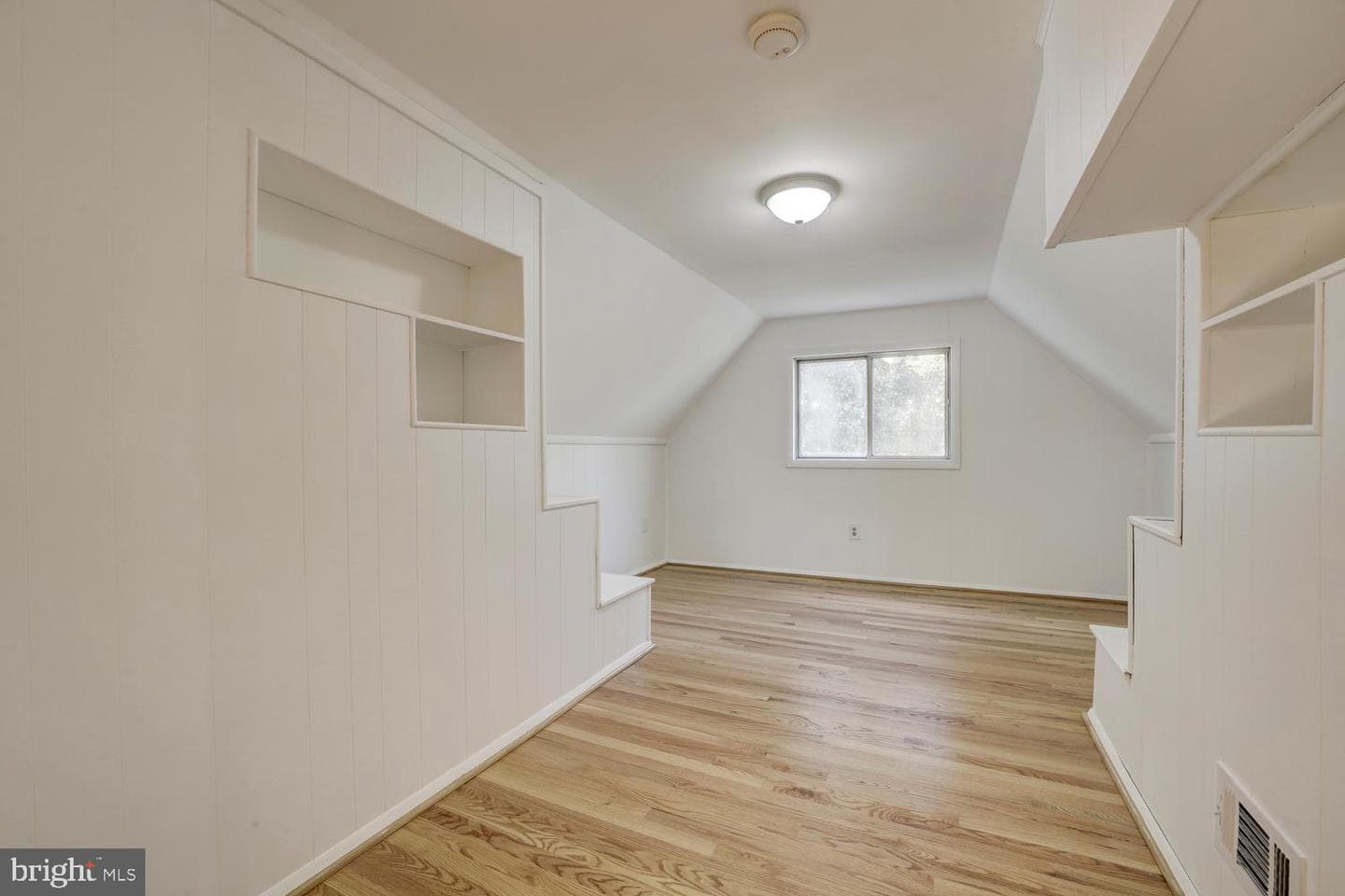 3911 Commander Drive photo 17