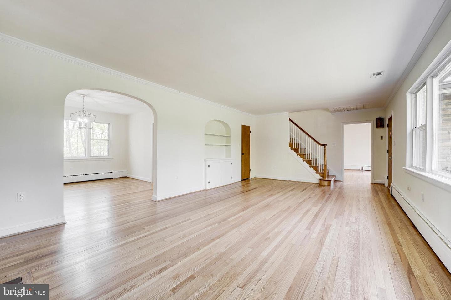 3911 Commander Drive photo 2