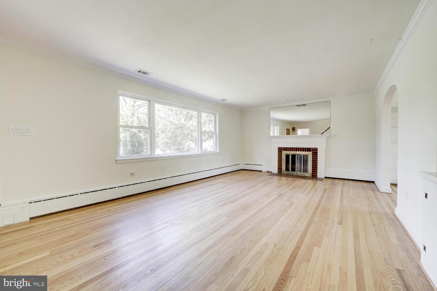 3911 Commander Drive photo 3