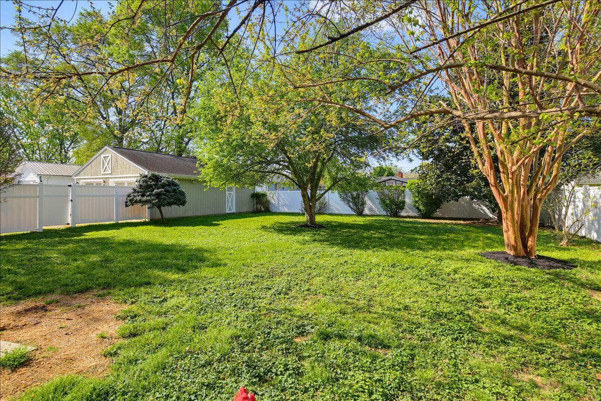 328 Laurel Avenue photo 51