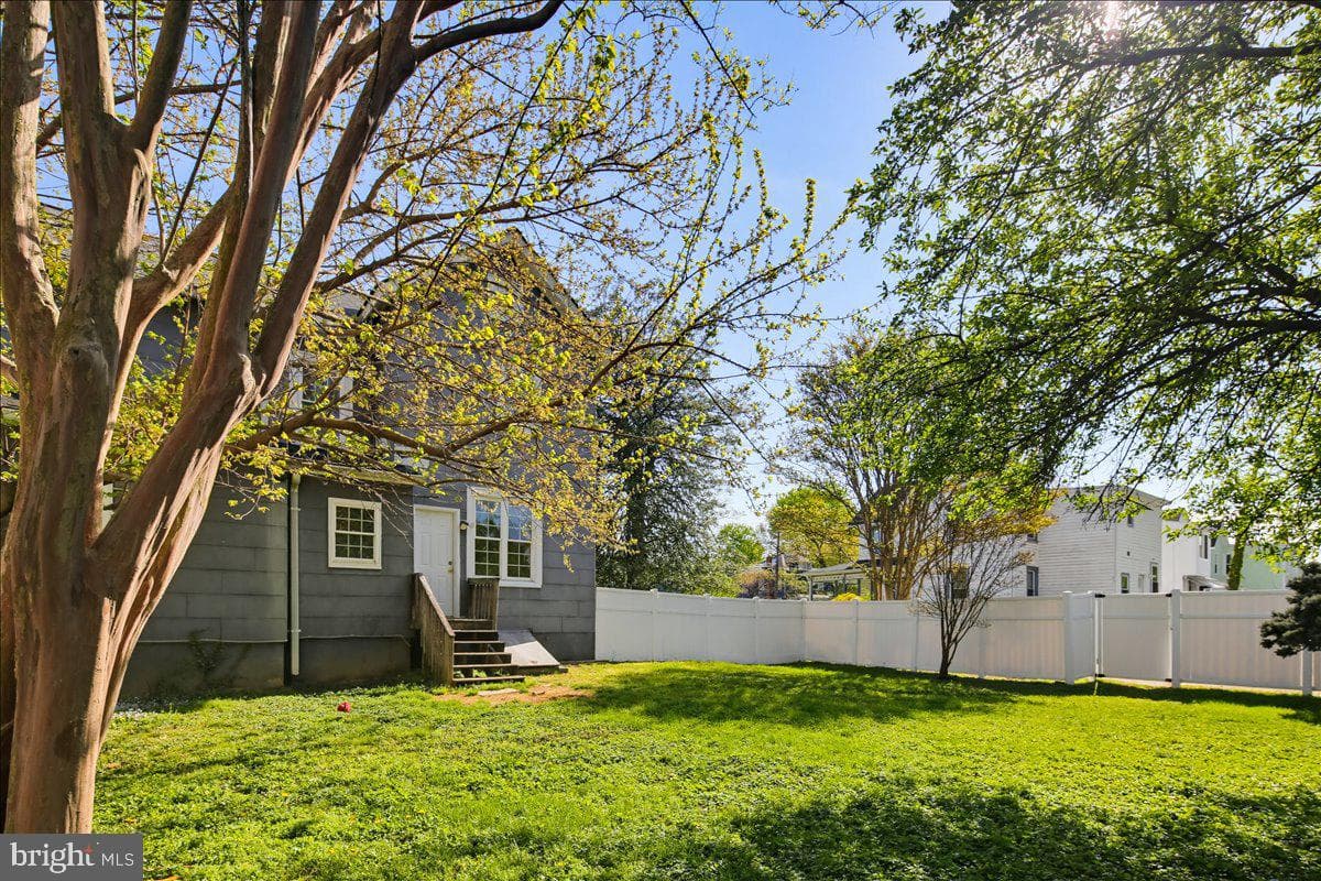 328 Laurel Avenue photo 52