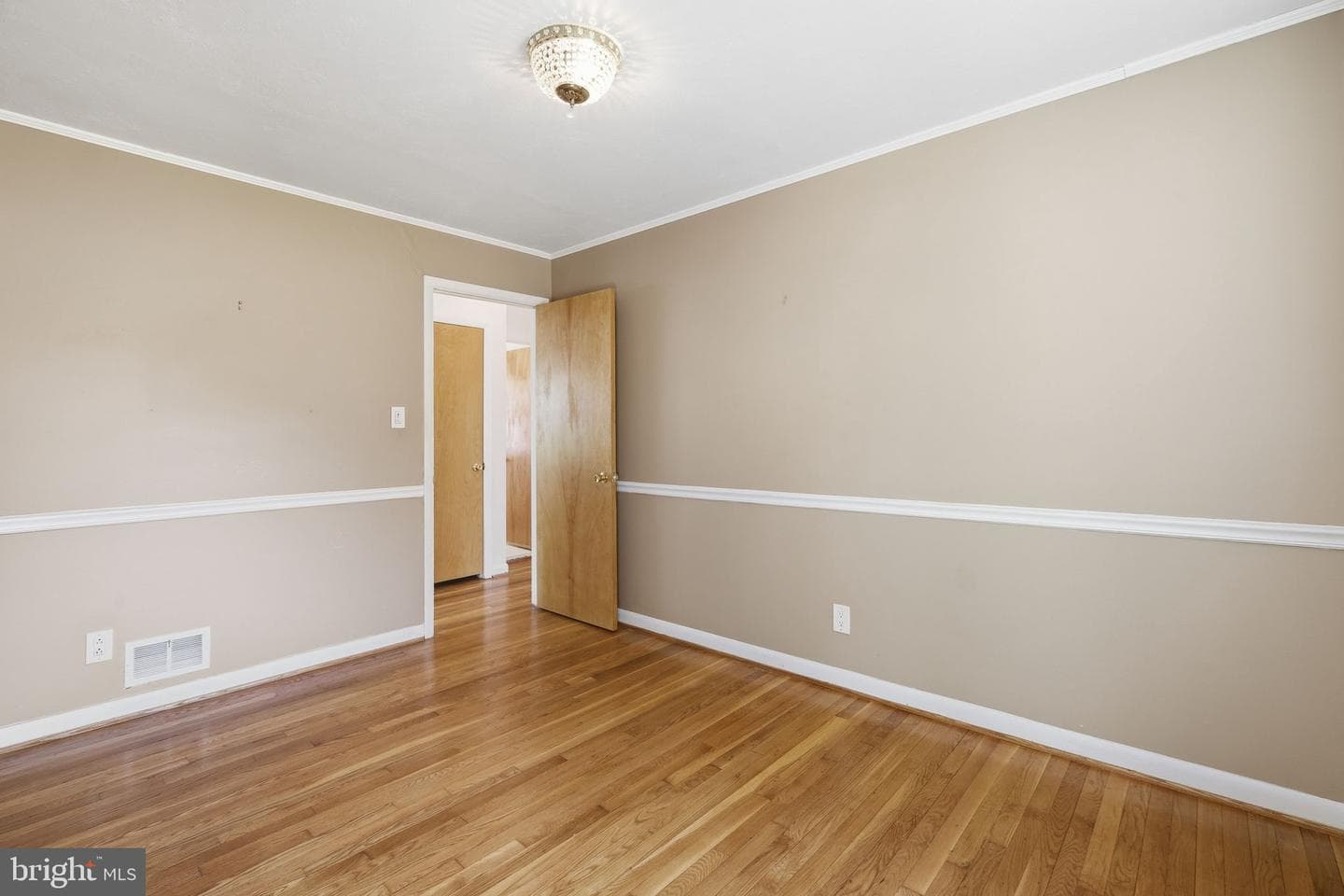 9205 4th Street photo 12