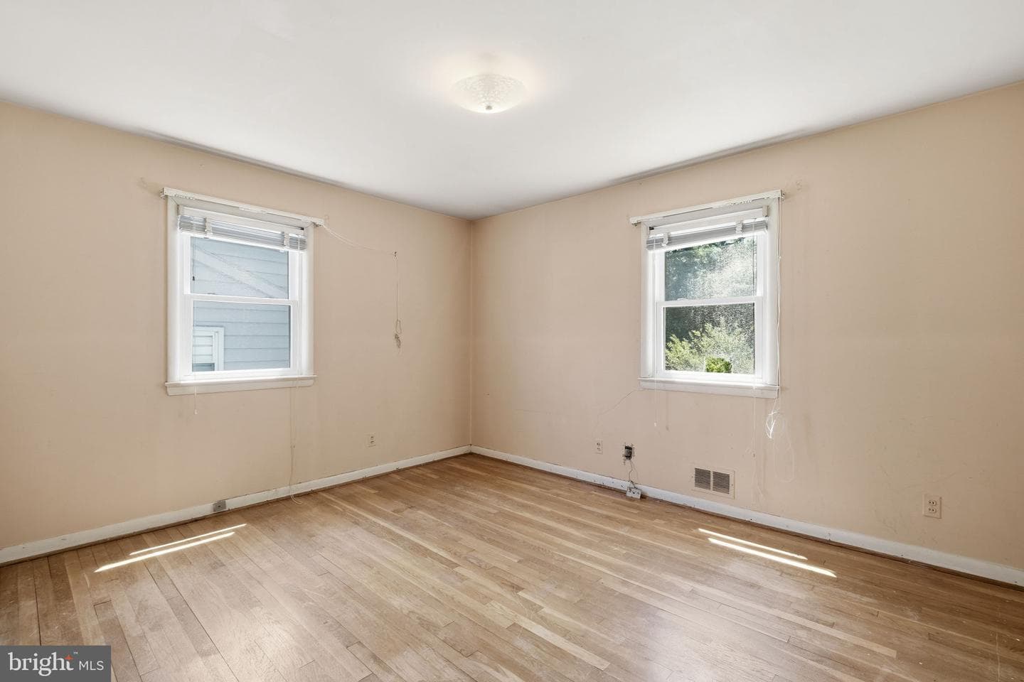 9205 4th Street photo 16