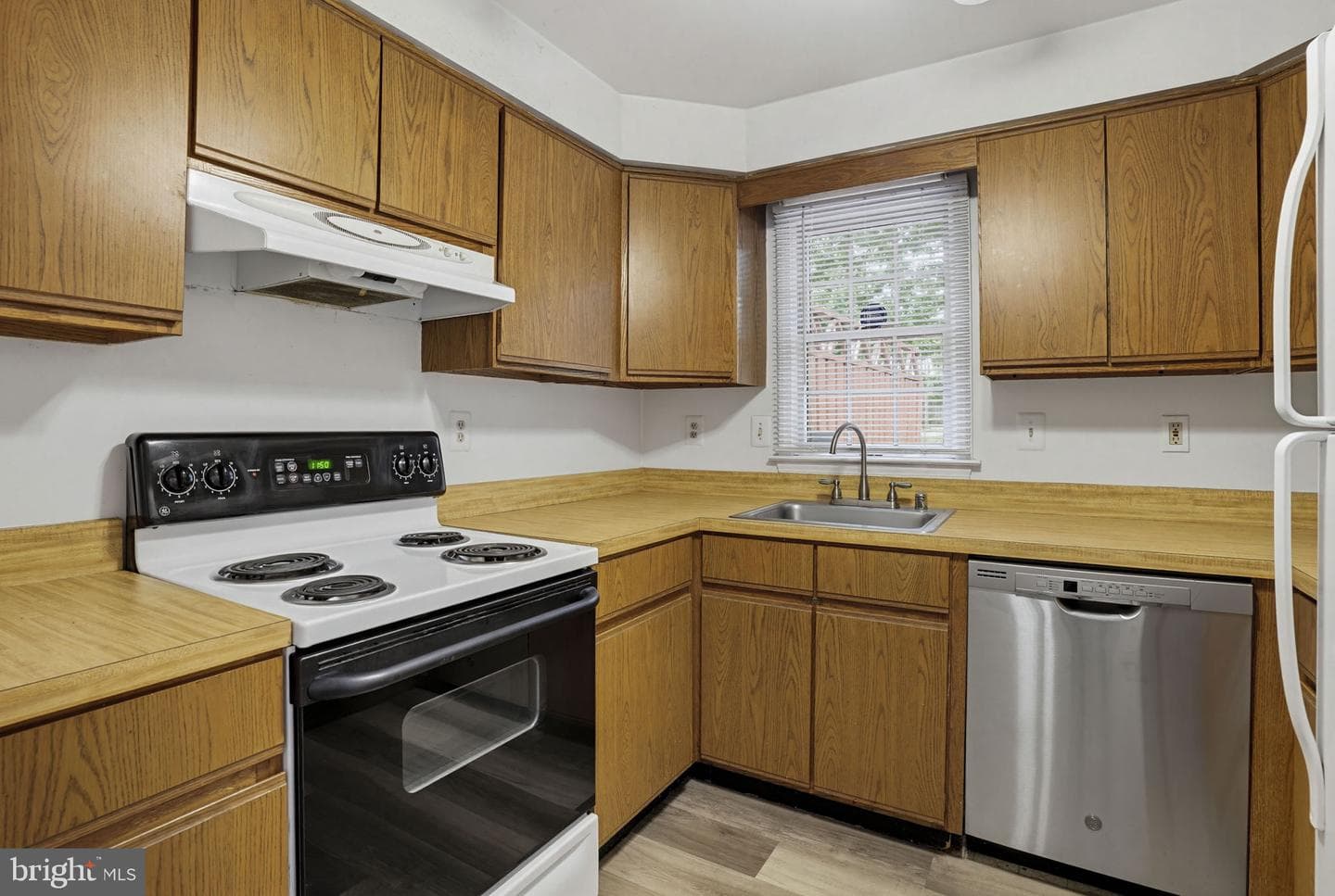 8933 Hobart Street photo 7
